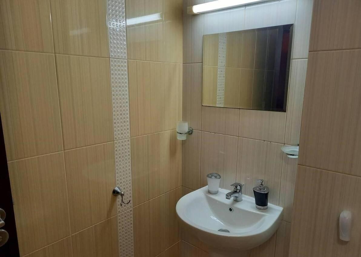 Апартамент Романтика Varna Esterno foto